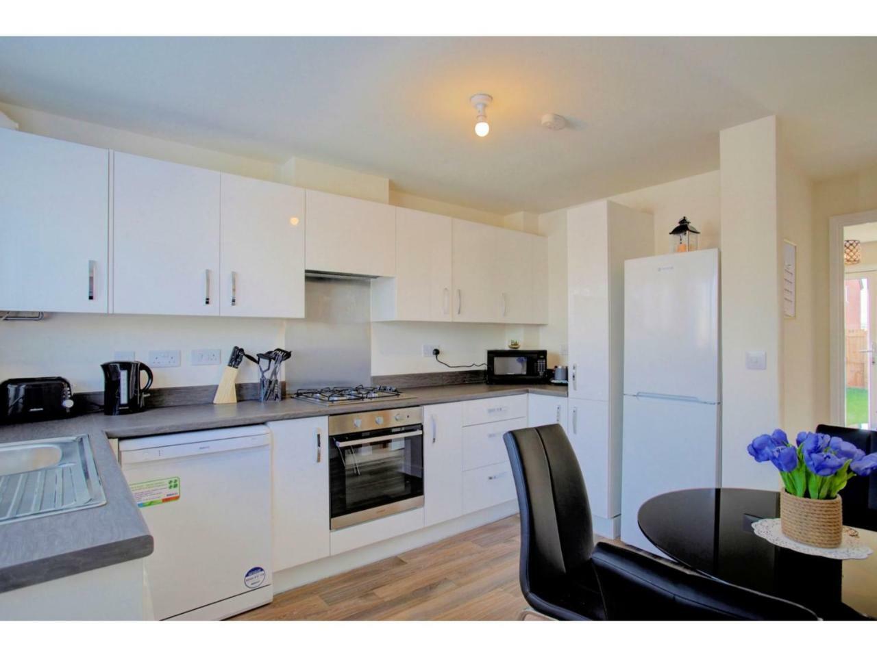 Newly Built, Splendid House For 5 In Manchester! Exterior foto